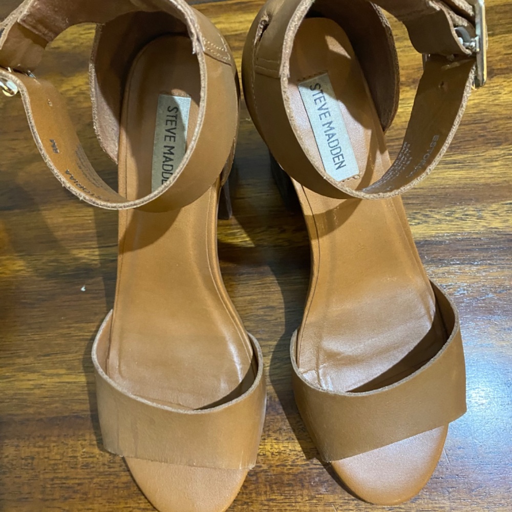 Shoes - Picture 3 of 4